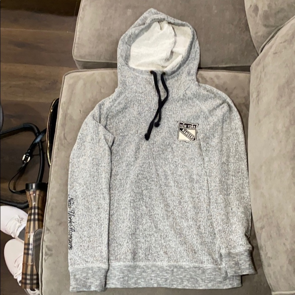 New York Rangers sweatshirt